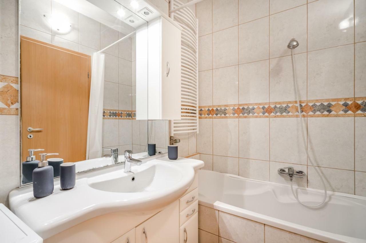 Bpr Vivid Downtown Vibe With Balcony Apartment Budapest Ngoại thất bức ảnh